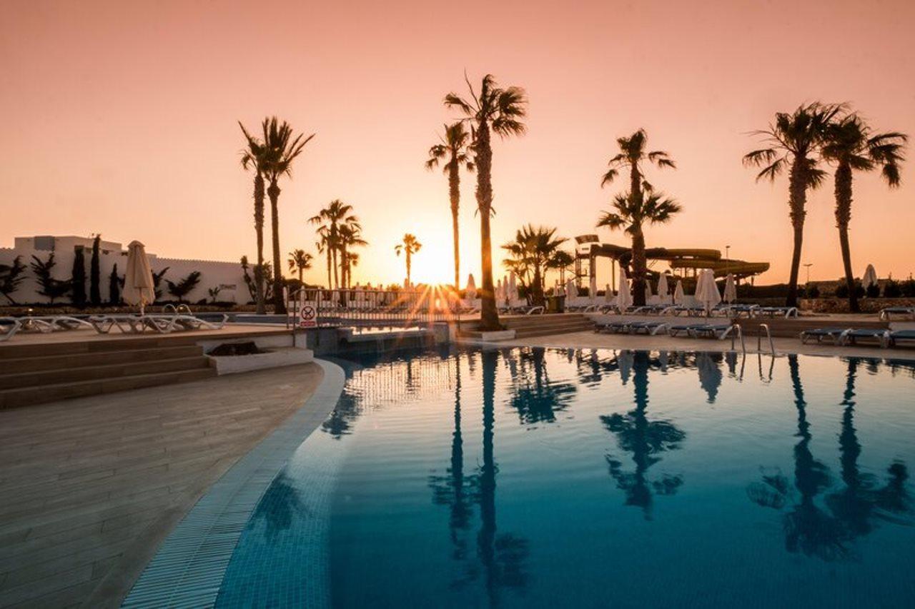 Marinda Garden Aparthotel Cala en Bosch Ngoại thất bức ảnh