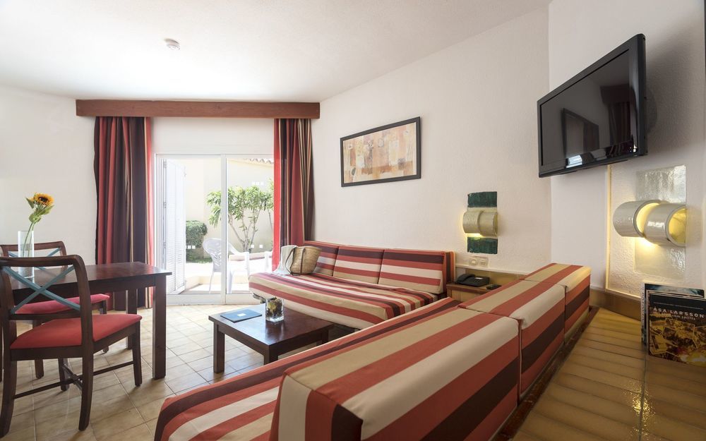 Marinda Garden Aparthotel Cala en Bosch Ngoại thất bức ảnh
