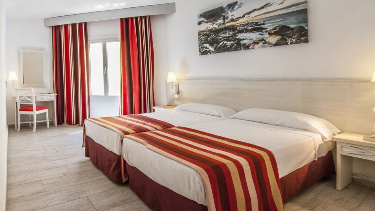 Marinda Garden Aparthotel Cala en Bosch Ngoại thất bức ảnh
